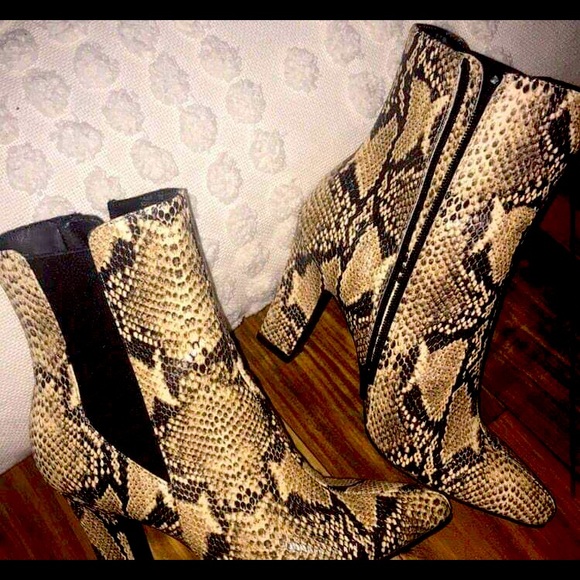 Sandles , casual shoes 1 pair of ankle boots 50$ - Picture 1 of 7